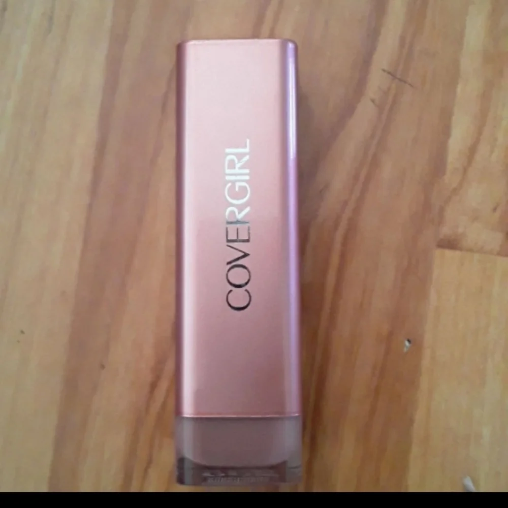 NEW COVERGIRL COLORLICIOUS LIPSTICK - Picture 3 of 5